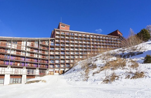 Arc-2000 Apartment | 50m from ski slopes, 9th floor, view mountain, balcony, tv, 28m², Les Arcs