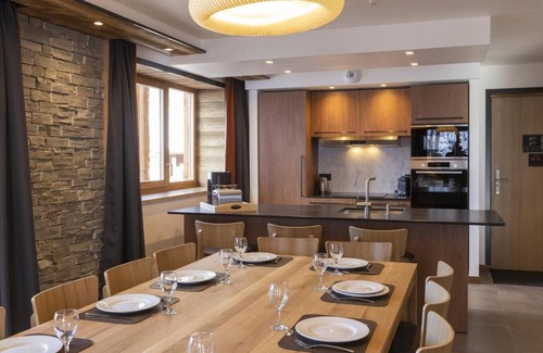 Lanslevillard Apartment | 50m from ski slopes, fitness, swimming pool, sauna, hammam, balcony, fireplace or stove, tv