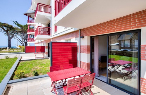 Pleneuf-Val-Andre Apartment | 50m from the beach, lovely flat for 4