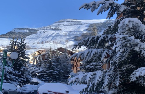 Les Deux Alpes Apartment | 50m2 apartment at the foot of the slopes and all amenities