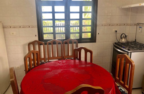 Guaratuba House | 50mts FROM THE SEA, AIR CONDITIONING, WI-FI, SWIMMING POOL, BARBECUE, 15PETS, 7BATHROOMS, CANCHA