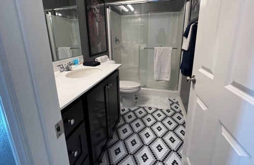 Victorville Apartment | 50s Themed Rockabilly Guest suite retreat