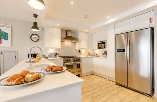 Fowey House | 51 Esplanade - Four Bedroom House, Sleeps 8