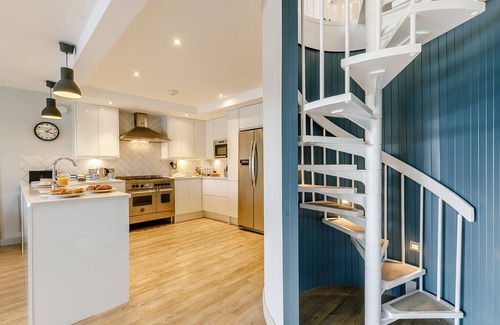 Fowey House | 51 Esplanade - Four Bedroom House, Sleeps 8