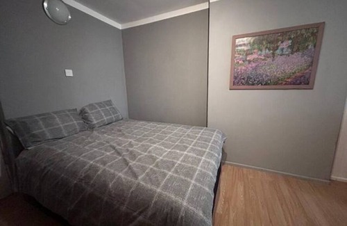 St. Dunstan's Apartment | 51% off. Nice Studio with patio near London Centre. Mile End
