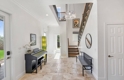 Crescent Beach House | 516 m² House ∙ 5 bedrooms ∙ 15 guests