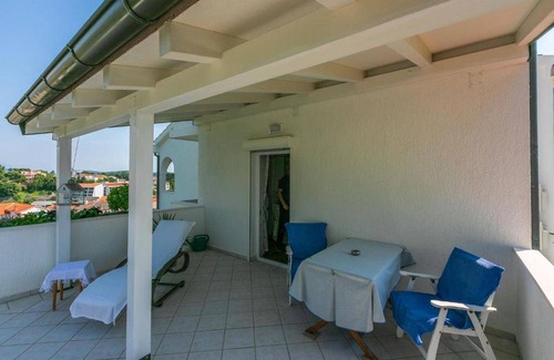 Rab Apartment | 52 m² Apartment ∙ 1 bedroom ∙ 3 guests
