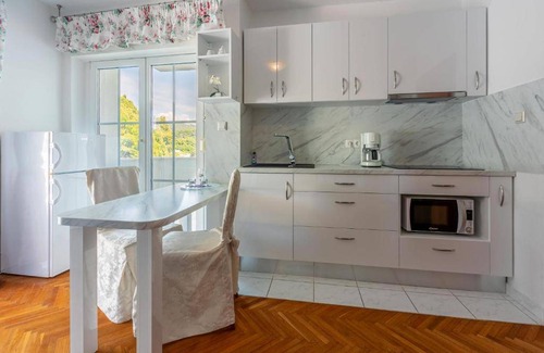 Rab Apartment | 52 m² Apartment ∙ 1 bedroom ∙ 3 guests