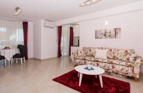 Okrug Gornji Apartment | 53 m² Apartment ∙ 1 bedroom ∙ 4 guests
