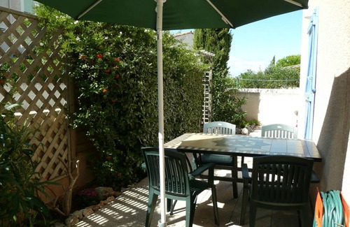 Saint-Pierre-la-Mer House | 53 m² House ∙ 2 bedrooms ∙ 5 guests