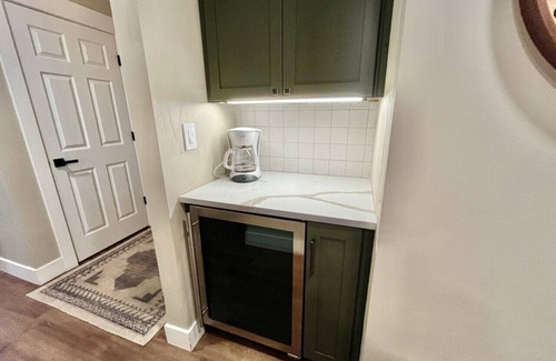 Hidden Valley Apartment | 5309 Summit Drive, Somerset