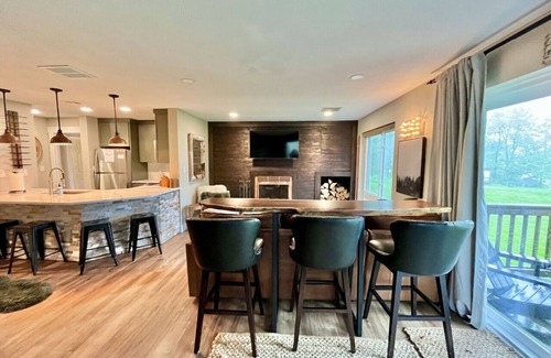 Hidden Valley Apartment | 5309 Summit Drive, Somerset