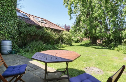 Brigg Cottage | 54 BRIDGE STREET, character holiday cottage, with open fire in Brigg