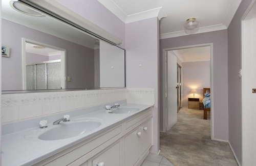 Maloneys Beach House | 54 Maloneys Drive, Maloneys Beach