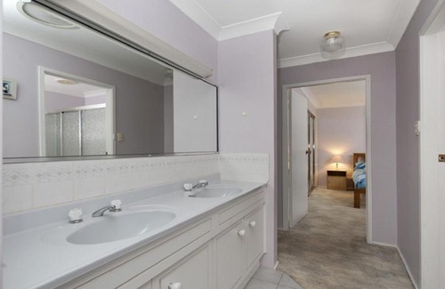 Maloneys Beach House | 54 Maloneys Drive, Maloneys Beach