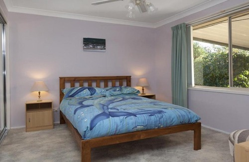 Maloneys Beach House | 54 Maloneys Drive, Maloneys Beach