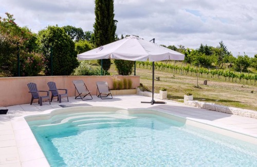 Saint-Julien-Maumont House | 55 m² Gîte ∙ 1 bedroom ∙ 3 guests