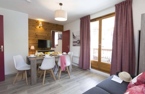 Saint-Sorlin-d'Arves Apartment | 55 m² Apartment ∙ 2 bedrooms ∙ 8 guests
