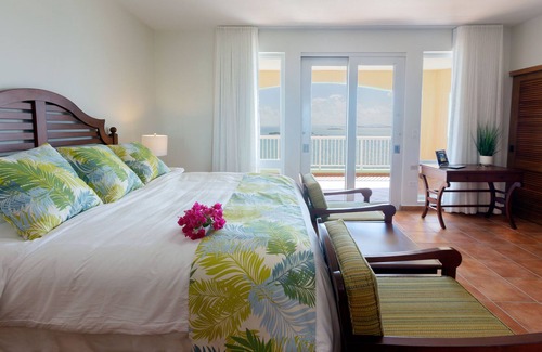Cabezas Villa | 5546 3 Bedroom Ocean Front Las Casitas Village