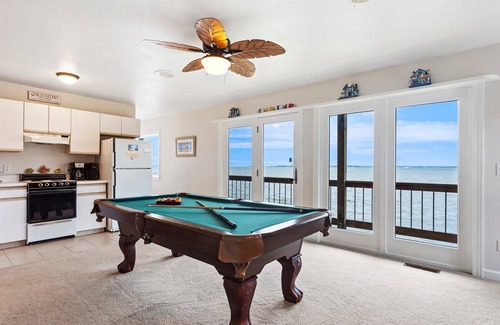 Colington Harbour House | 5550 Lighthouse Pointe * Waterfront