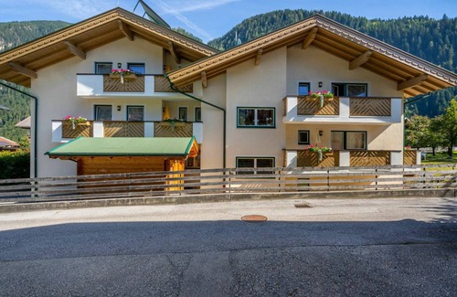 Mayrhofen Apartment | 56 m² Apartment ∙ 2 bedrooms ∙ 5 guests
