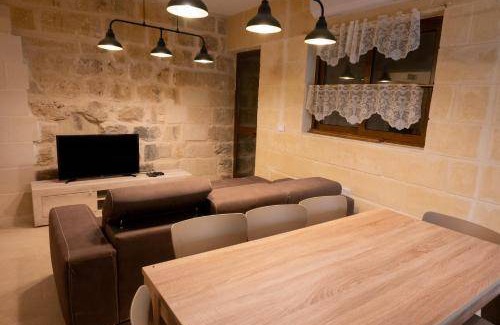 Sannat House | 565 m² House ∙ 7 bedrooms ∙ 19 guests
