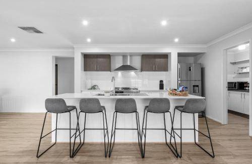 Armstrong Creek House | 576 m² House ∙ 4 bedrooms ∙ 11 guests