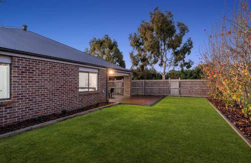 Armstrong Creek House | 576 m² House ∙ 4 bedrooms ∙ 11 guests