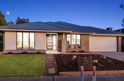 Armstrong Creek House | 576 m² House ∙ 4 bedrooms ∙ 11 guests