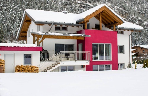 Pettneu am Arlberg Apartment | 58 m² Apartment ∙ 2 bedrooms ∙ 5 guests