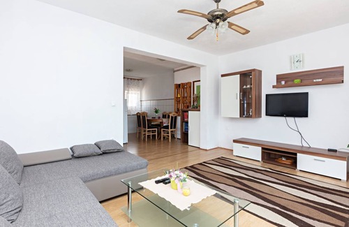 Pirovac Apartment | 58 m² Apartment ∙ 2 bedrooms ∙ 4 guests