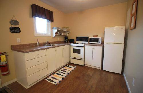 Norris Point Cabin | 58 m² Lodge ∙ 2 bedrooms ∙ 4 guests