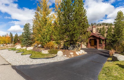 Elk Run House | 580 Elk Circle Home