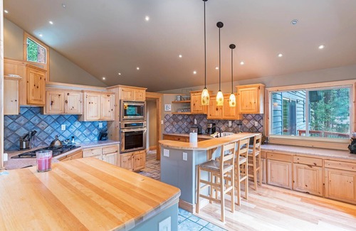Incline Village House | 585 Knotty Pine - Gorgoeous Moutain Home