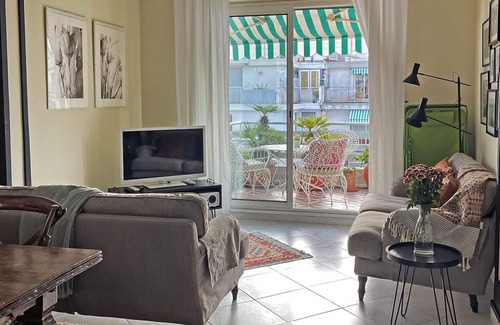 Jean-Medecin Apartment | 59. A cosy apartment with a sunny terrace close to Place Massena and the sea