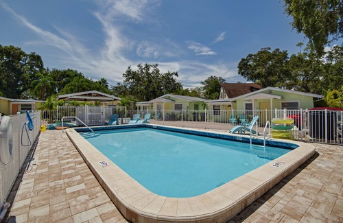 Safety Harbor Cottage | 5A Newly Renovated 1/1 at Coastal Cottages