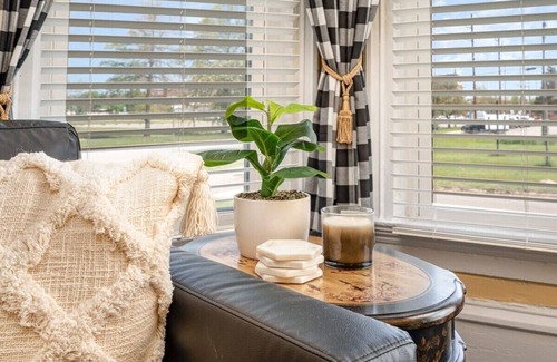 Michigan City House | 5Bed, Sleeps 16, Close to the Beach, Downtown