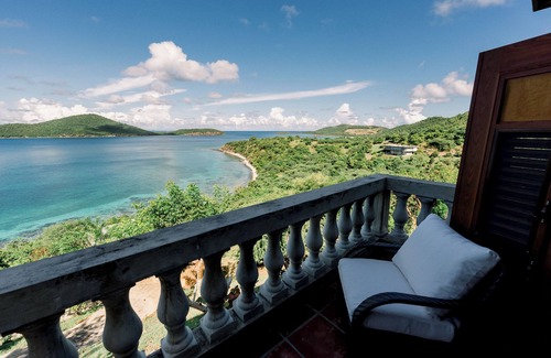 Playa Sardinas I House | 5BR/4.5BA Beachfront Retreat @Culebra, Puerto Rico w. heated pool