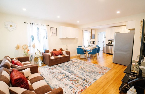 Falls Church House | 5BR/4BA HomeI Backyard in VA!