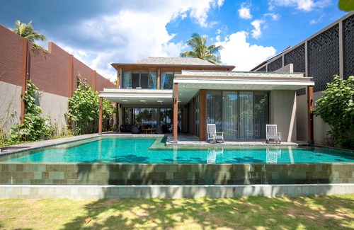 Khok Kloi Apartment | 5BR Beachfront Pool Villa