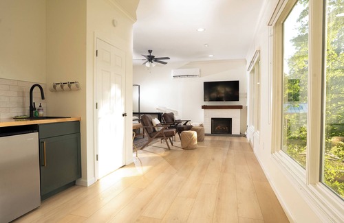 Killen House | 5BR - Lakefront Home - 4 King Beds, Private Dock, Kayaks, Canoe, & Fast WiFi