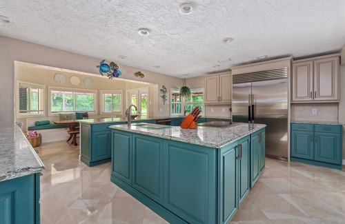 Anona House | 5BR Luxury Bay View! Pool! Spa! Game Room! Playset