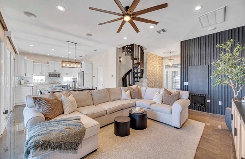 Lake Placid House | 5Br Sleeps 16! Private Pool-Dog Friendly-Fire Pit