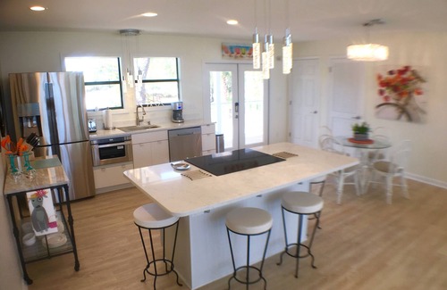 Cape Breezes House | 5G internet! Work from home here!Bay front, 3 bdrm, 2 bath, Dock for your boat