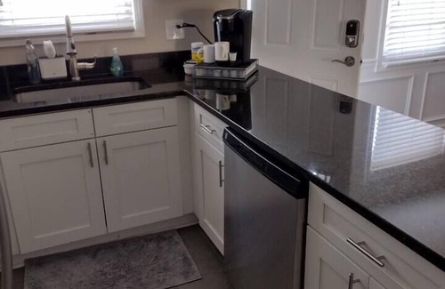 Plymouth House | ★ 5min To Kellogg Park ★ Plymouth ★ Parking ★W/D 8