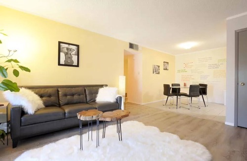 Los Alamos Condo | 5min to LANL. 2BR/2BH condo downtown Los Alamos