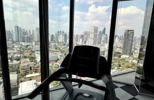 Sukhumvit Apartment | 5min to BTS Fully Equipped Kitchen with City View