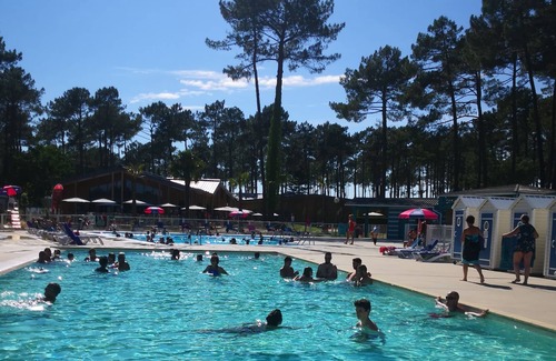 Saint-Julien-en-Born House | 5mn from the beaches, mobile home in a modern 3 * campsite in the Landes forest
