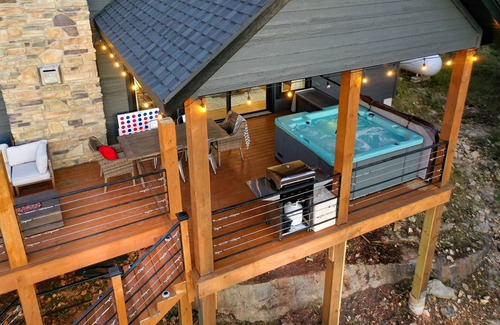 Table Rock Ski Chalet | 5Star MajesticRetreat, TableRock Lake Branson Chalet, Walk2Lake,FirePits,HotTub