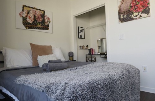 Passyunk Square Apartment | 5th Avenue Vibes